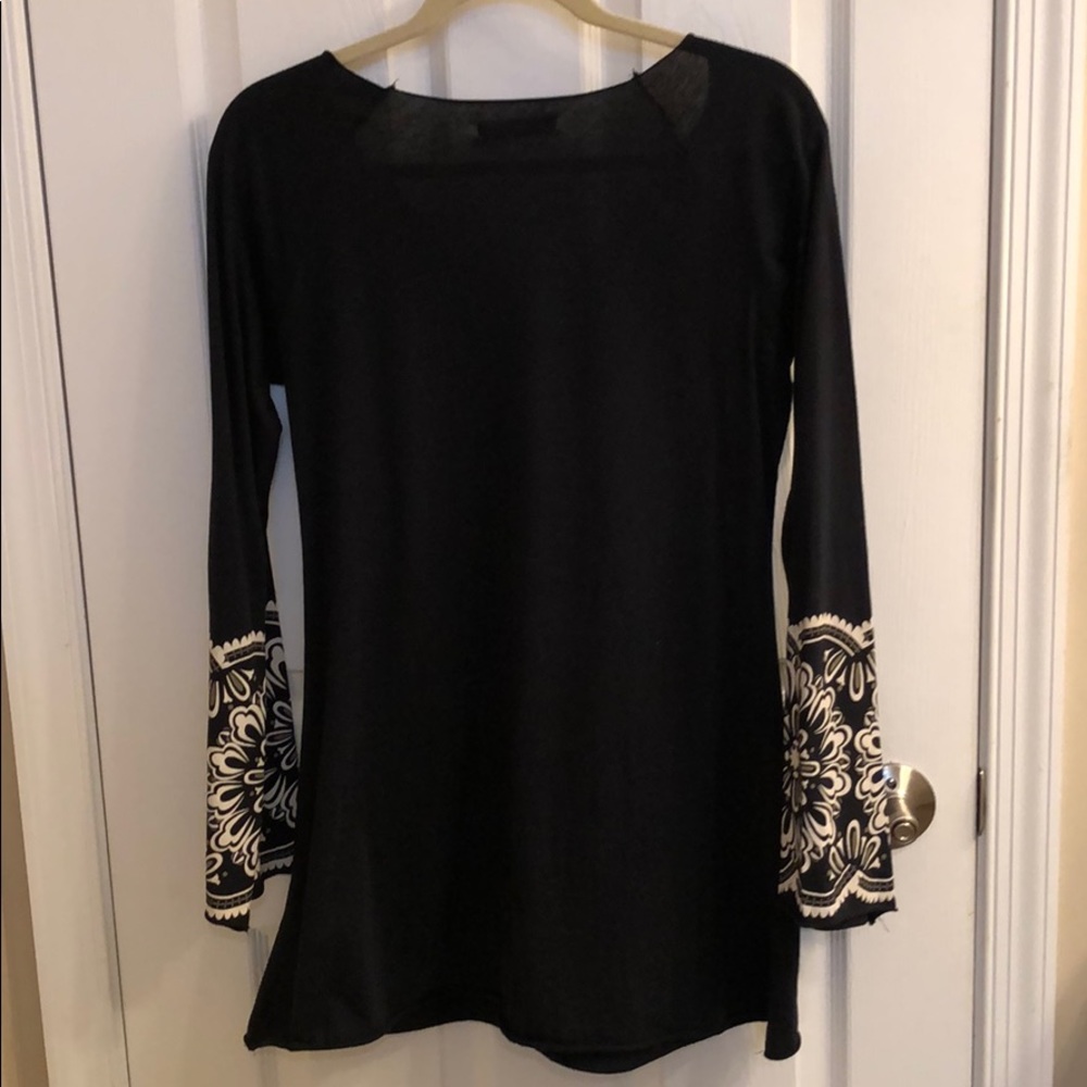 Arden B black tunic w/ pretty white/gem details S - Picture 5 of 5